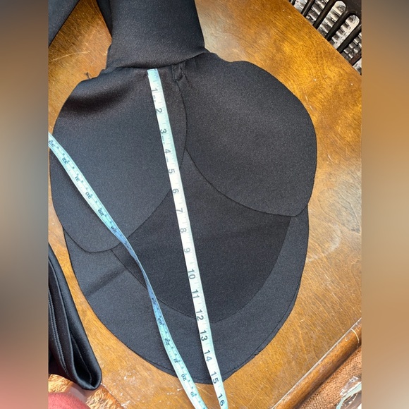 Petal Neoprene Sleeve Black Fitted Dramatic Dress EUC - Picture 10 of 15